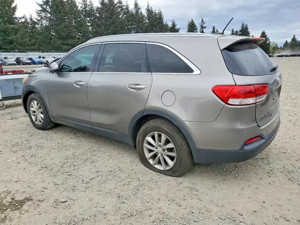 5XYPGDA50HG191825 2017 KIA SORENTO - Image 2