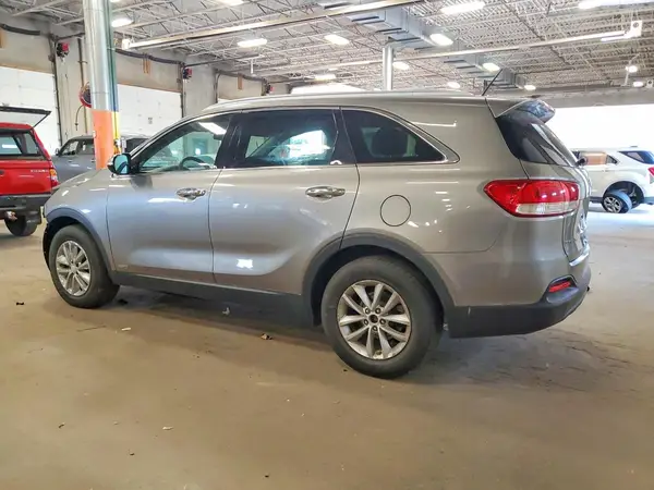 5XYPGDA50HG196104 2017 KIA SORENTO - Image 2