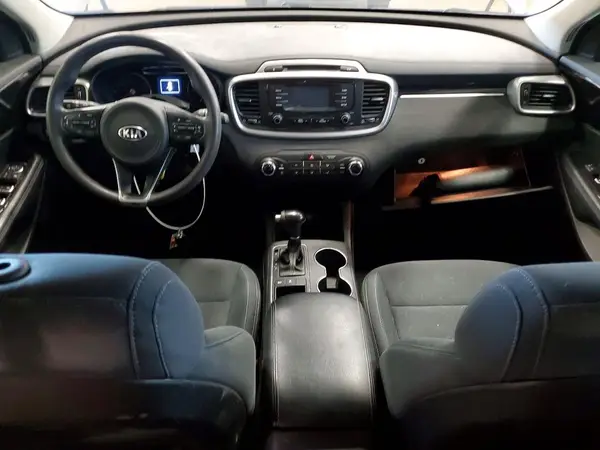 5XYPGDA50HG196104 2017 KIA SORENTO - Image 8