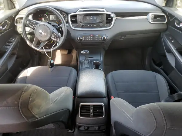 5XYPGDA50HG196832 2017 KIA SORENTO - Image 8