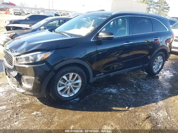 5XYPGDA50HG198290 2017 KIA SORENTO - Image 2