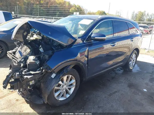 5XYPGDA50HG198502 2017 KIA SORENTO - Image 2