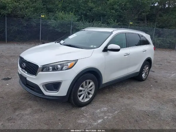 5XYPGDA50HG199276 2017 KIA SORENTO - Image 2