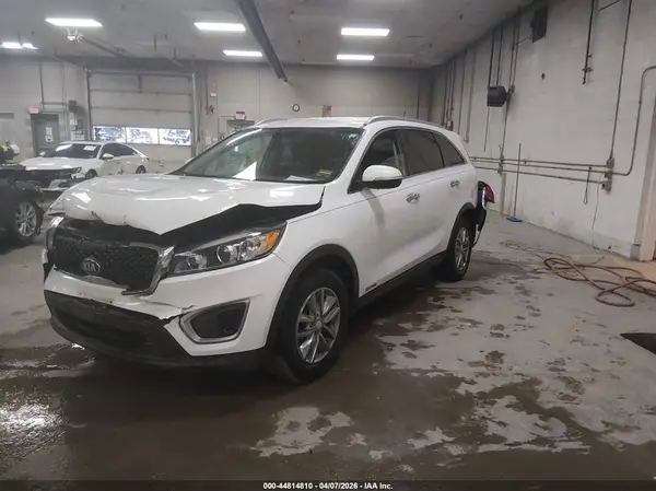 5XYPGDA50HG199844 2017 KIA SORENTO - Image 2