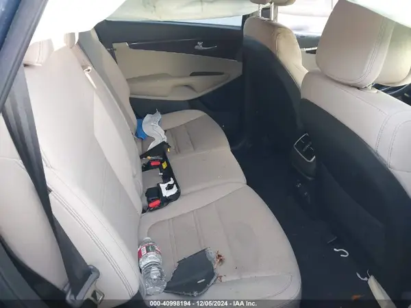 5XYPGDA50HG208221 2017 KIA SORENTO - Image 8