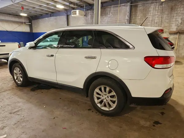 5XYPGDA50HG208901 2017 KIA SORENTO - Image 2