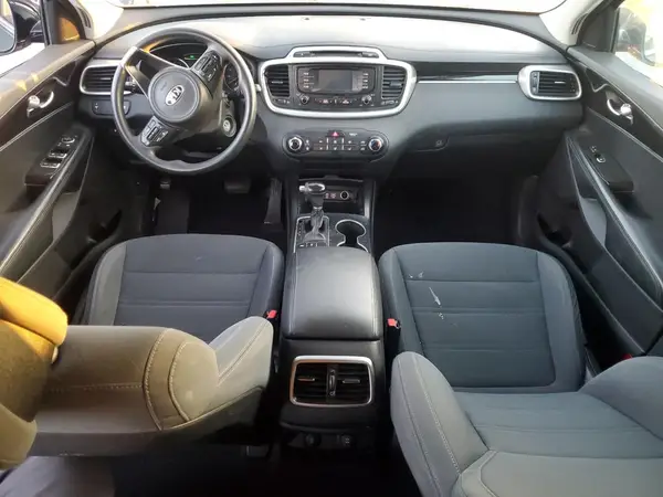 5XYPGDA50HG211152 2017 KIA SORENTO - Image 8