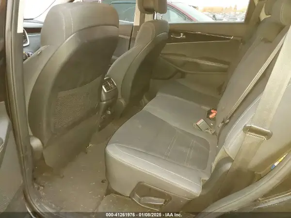 5XYPGDA50HG215931 2017 KIA SORENTO - Image 8