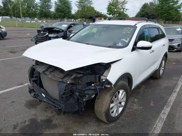 5XYPGDA50HG221552 2017 KIA SORENTO - Image 2