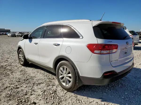 5XYPGDA50HG226878 2017 KIA SORENTO - Image 2
