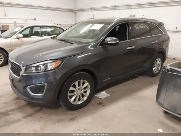5XYPGDA50HG227092 2017 KIA SORENTO - Image 2