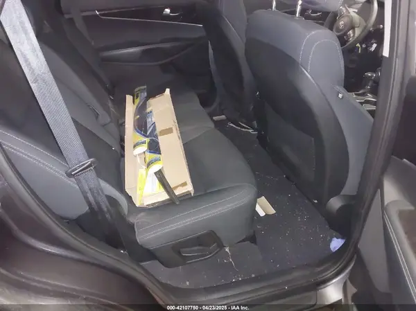 5XYPGDA50HG227092 2017 KIA SORENTO - Image 8