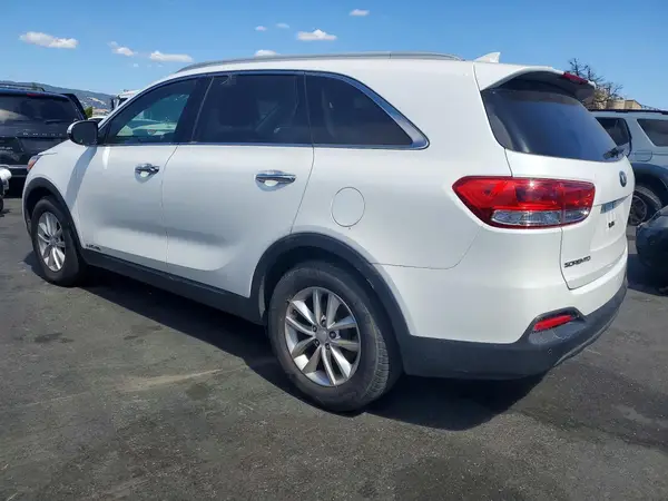 5XYPGDA50HG227416 2017 KIA SORENTO - Image 2