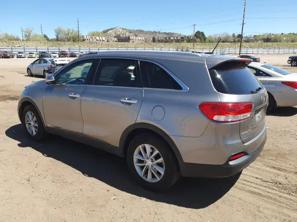 5XYPGDA50HG233197 2017 KIA SORENTO - Image 2