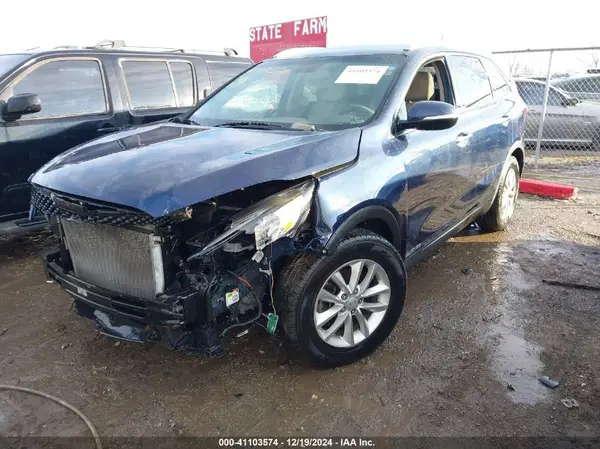 5XYPGDA50HG234267 2017 KIA SORENTO - Image 2