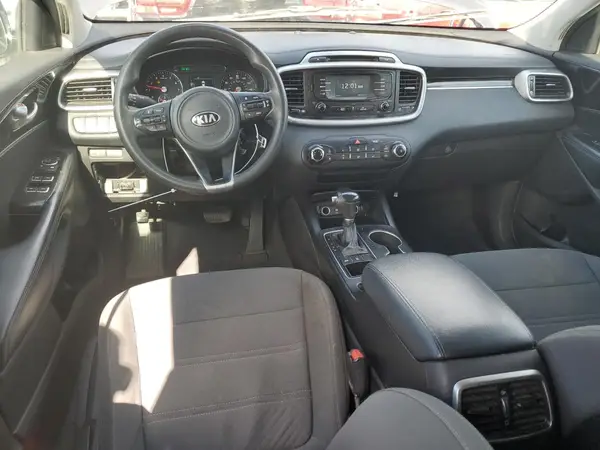 5XYPGDA50HG277023 2017 KIA SORENTO - Image 8