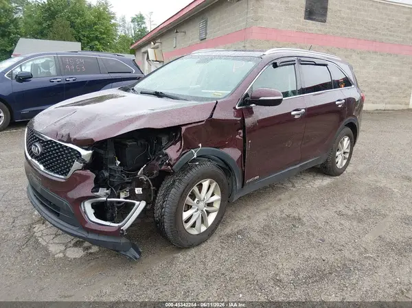 5XYPGDA50HG279404 2017 KIA SORENTO - Image 2