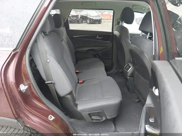 5XYPGDA50HG279404 2017 KIA SORENTO - Image 8