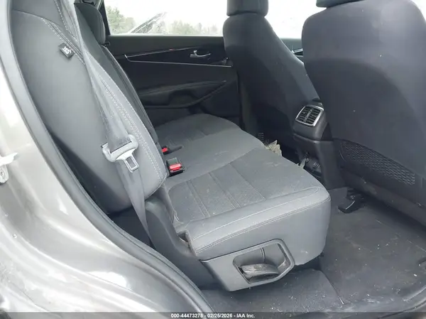 5XYPGDA50HG288197 2017 KIA SORENTO - Image 8