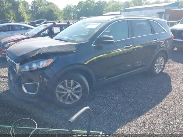 5XYPGDA50HG292508 2017 KIA SORENTO - Image 2