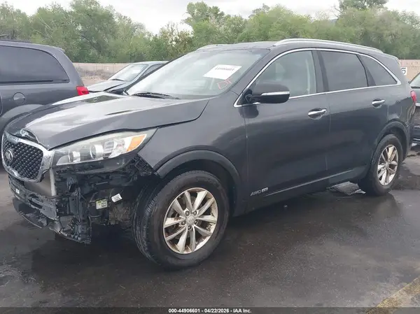 5XYPGDA50HG315026 2017 KIA SORENTO - Image 2