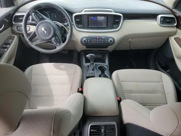 5XYPGDA50HG319514 2017 KIA SORENTO - Image 8
