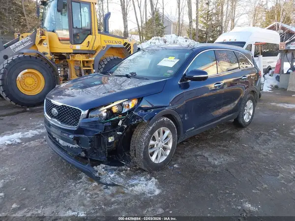 5XYPGDA50HG322445 2017 KIA SORENTO - Image 2