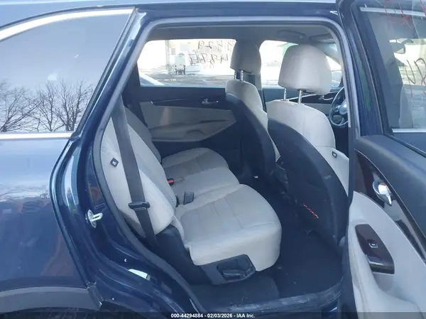 5XYPGDA50HG322445 2017 KIA SORENTO - Image 8