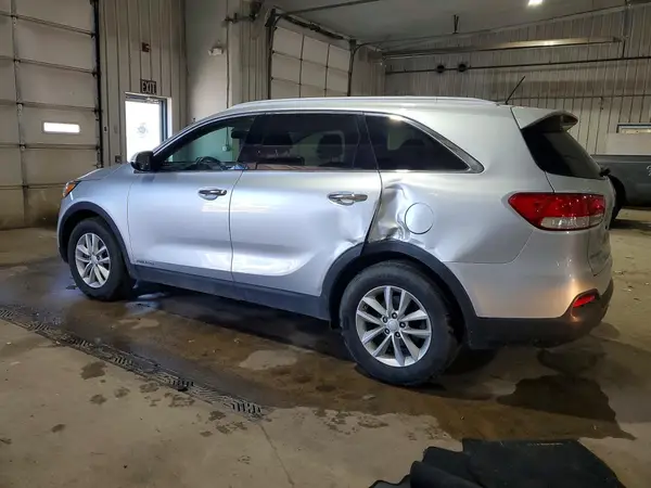 5XYPGDA50HG326771 2017 KIA SORENTO - Image 2