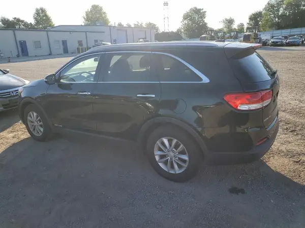 5XYPGDA50HG329413 2017 KIA SORENTO - Image 2