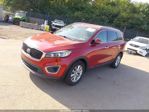 5XYPGDA50HG331646 2017 KIA SORENTO - Image 2