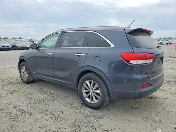 5XYPGDA50HG333221 2017 KIA SORENTO - Image 2