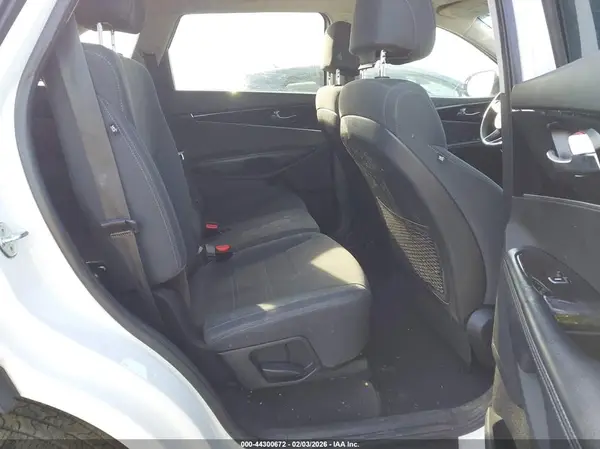 5XYPGDA50HG335101 2017 KIA SORENTO - Image 8
