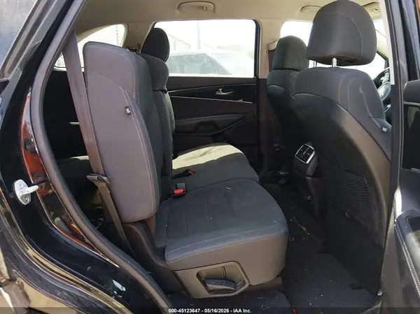 5XYPGDA50HG335275 2017 KIA SORENTO - Image 8