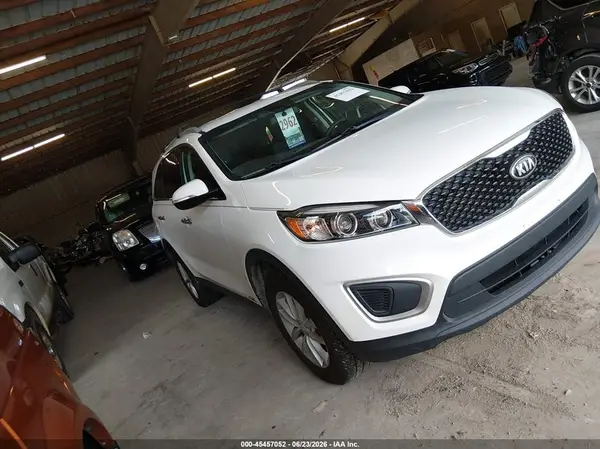 5XYPGDA50JG340398 2018 KIA SORENTO - Image 1