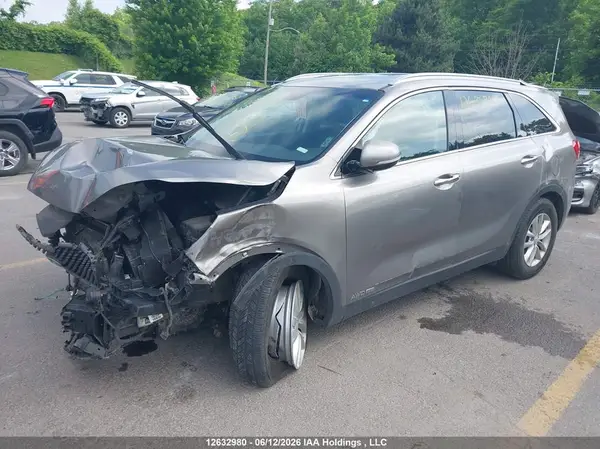 5XYPGDA50JG372932 2018 KIA SORENTO - Image 2