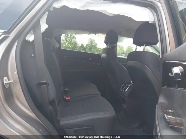 5XYPGDA50JG372932 2018 KIA SORENTO - Image 8