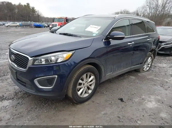5XYPGDA50JG391058 2018 KIA SORENTO - Image 2