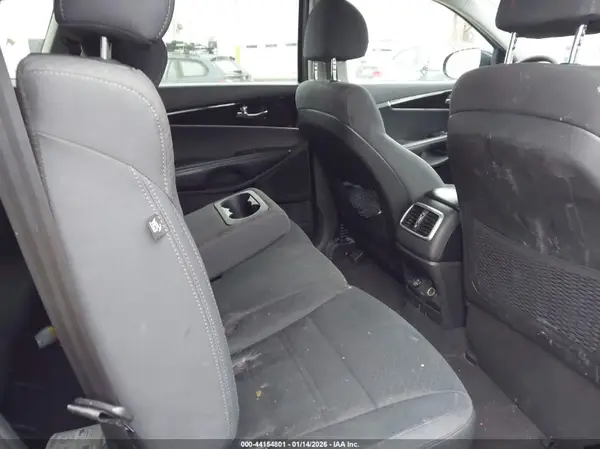 5XYPGDA50JG391058 2018 KIA SORENTO - Image 8
