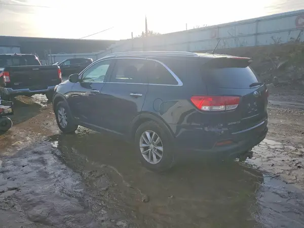 5XYPGDA50JG399404 2018 KIA SORENTO - Image 2
