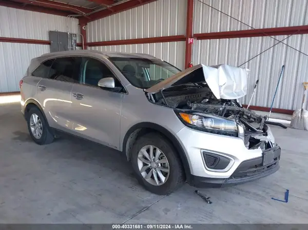 5XYPGDA50JG413205 2018 KIA SORENTO - Image 1