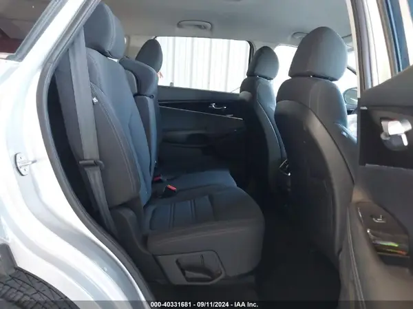 5XYPGDA50JG413205 2018 KIA SORENTO - Image 8