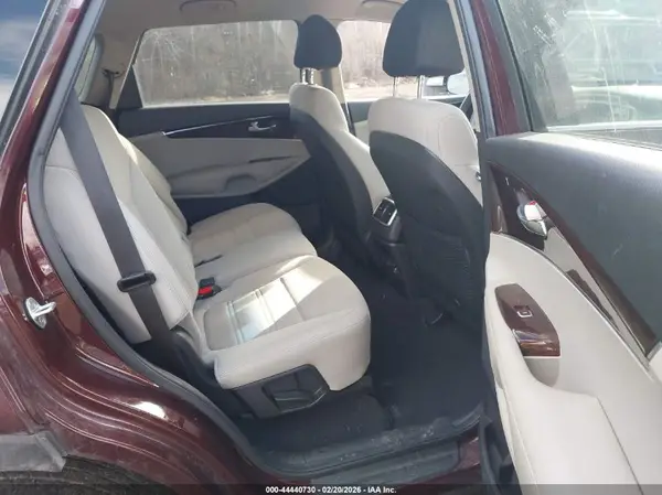 5XYPGDA50JG417660 2018 KIA SORENTO - Image 8