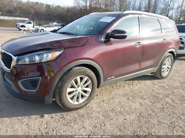5XYPGDA50JG421627 2018 KIA SORENTO - Image 2