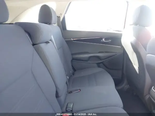 5XYPGDA50JG423071 2018 KIA SORENTO - Image 8
