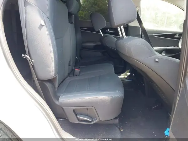 5XYPGDA50KG440518 2019 KIA SORENTO - Image 8