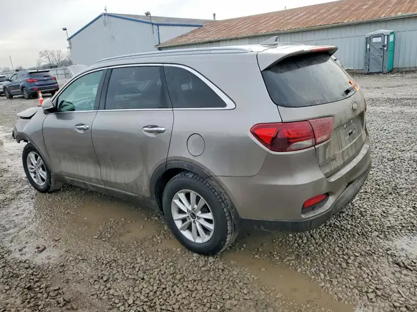 5XYPGDA50KG445928 2019 KIA SORENTO - Image 2