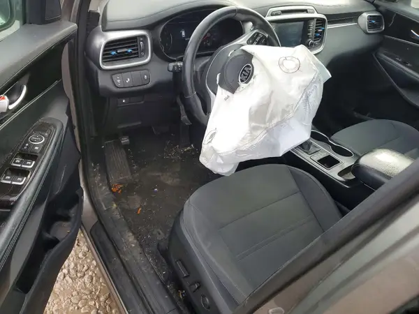 5XYPGDA50KG445928 2019 KIA SORENTO - Image 8