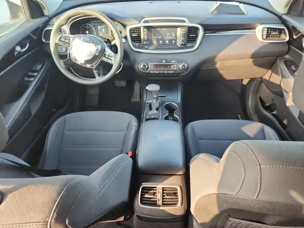 5XYPGDA50KG450028 2019 KIA SORENTO - Image 8