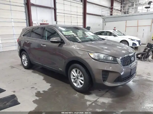 5XYPGDA50KG458694 2019 KIA SORENTO - Image 1